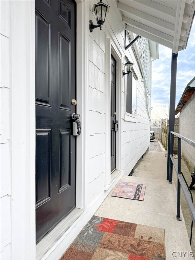 Building Photo - 1017 White Pl