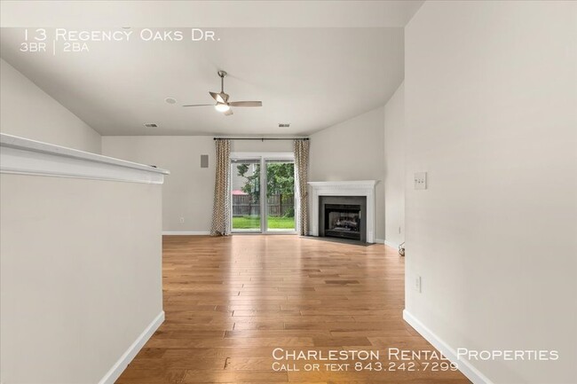 Building Photo - 13 Regency Oaks Dr