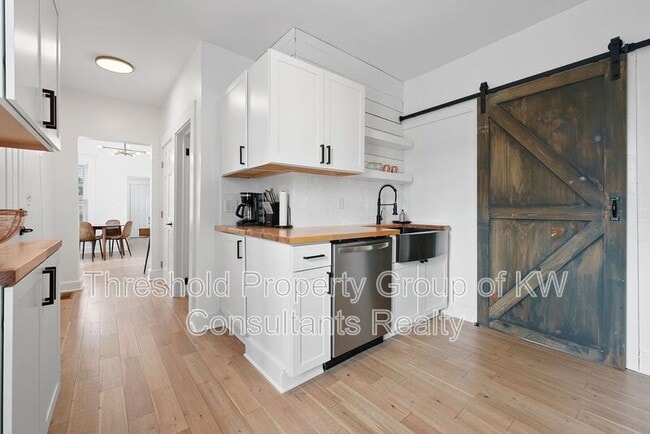 Building Photo - 61 E 7th Ave