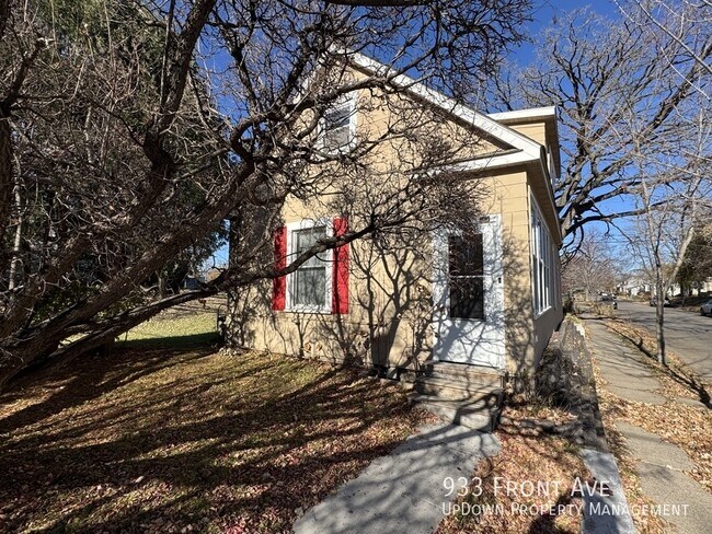 Building Photo - 933 Front Ave