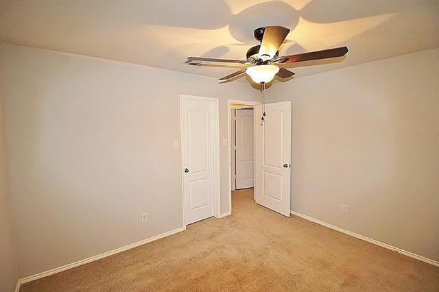 Building Photo - 217 Silver Spur Dr