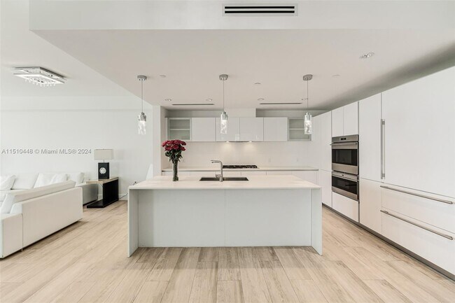 Building Photo - 2101 S Surf Rd