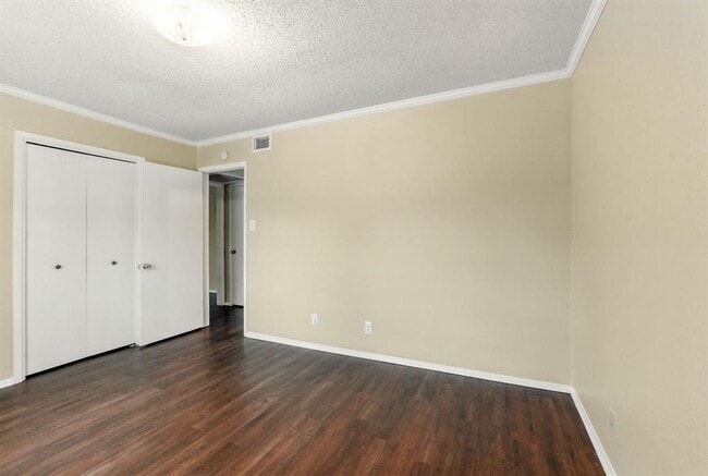 Building Photo - 2600 Brickford Cove