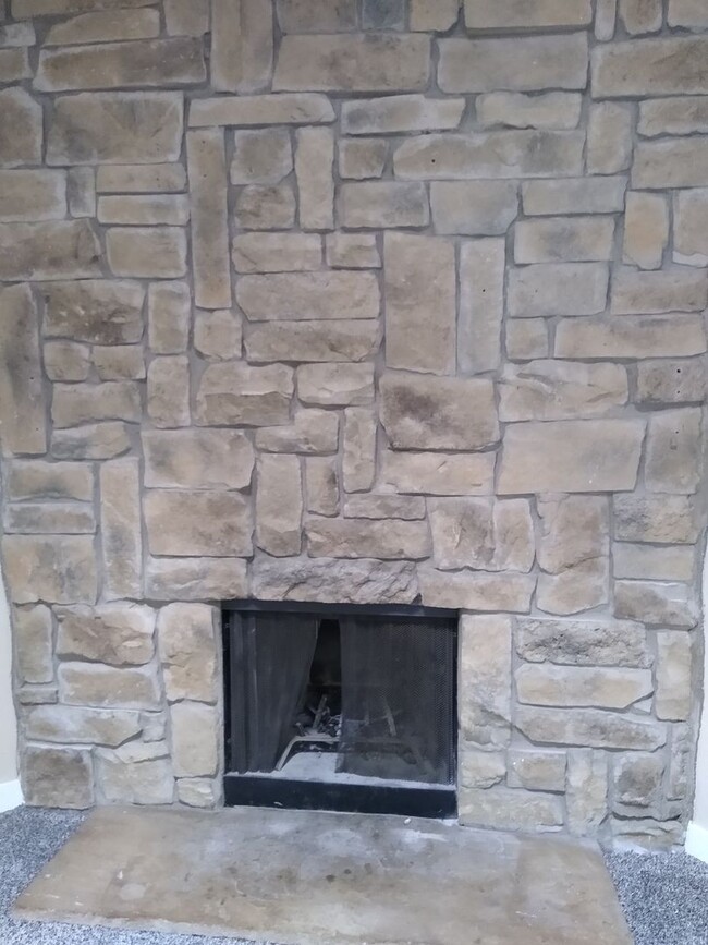 Building Photo - 470 S Fenton St