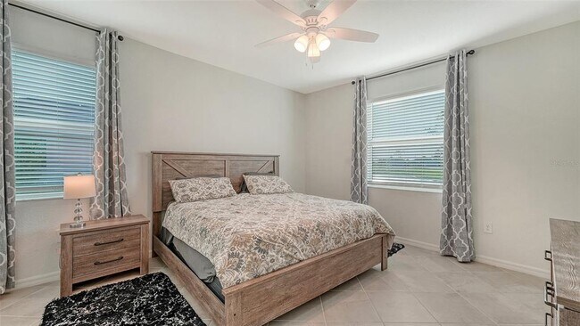 Building Photo - 10896 Pinot Dr