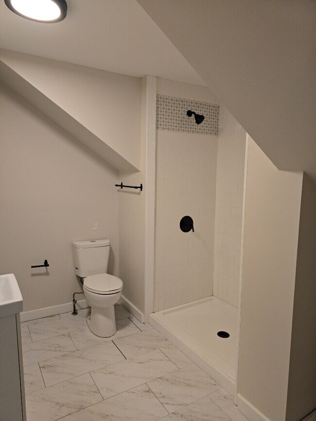 Building Photo - 310 N C St