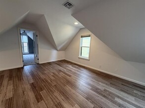 Building Photo - 2251 NW Hoyt St