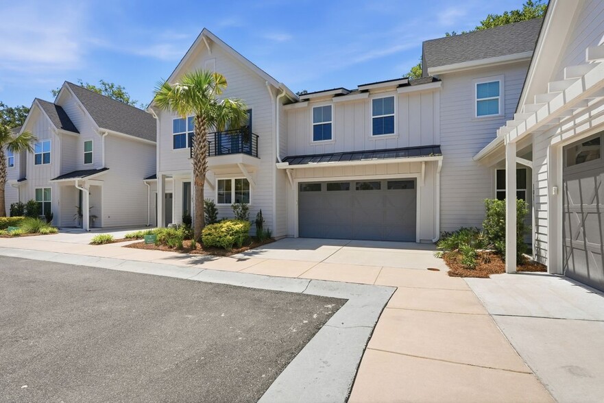 Building Photo - 105 Risewell Ct