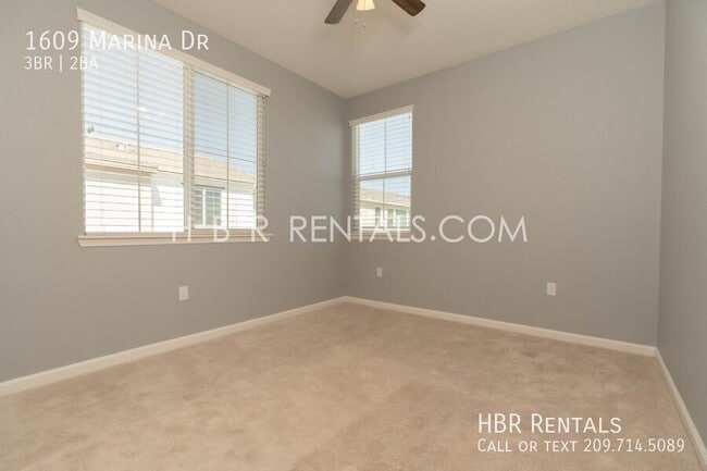 Building Photo - 1609 Marina Dr