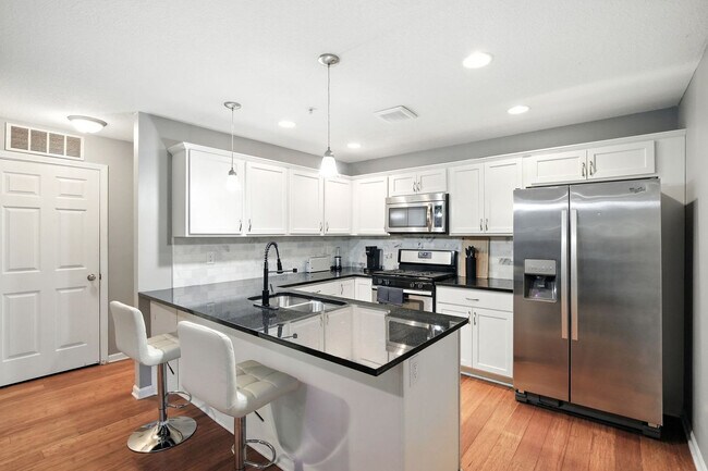 Building Photo - 2424 Lyndale Ave S