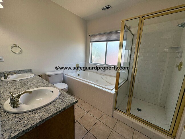Building Photo - Wonderful 4 Bedroom Home with an Office in...
