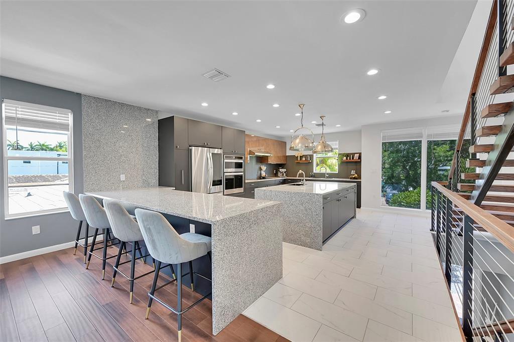 Building Photo - 640 NE 17th Way