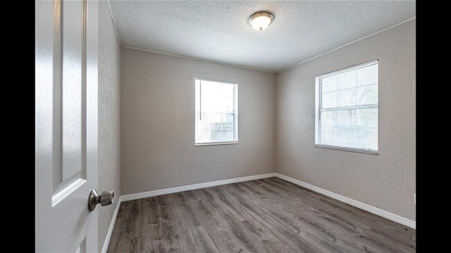 BR 3 - 1526 28th St N