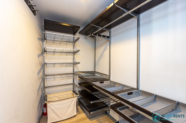 Building Photo - SoMa: Luxuriously Remodeled Conversion Liv...
