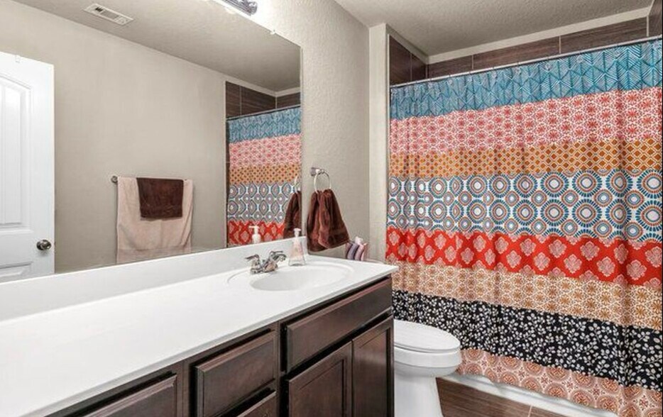 Building Photo - 630 Hollimon Pky