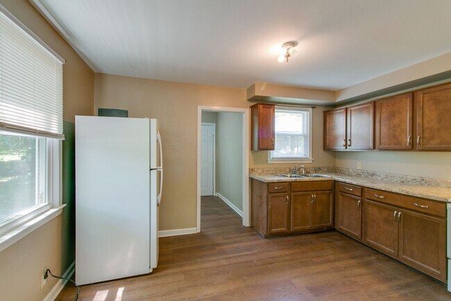 Building Photo - 430 Kelly Ln