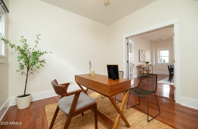 Building Photo - 69 W Lynwood St