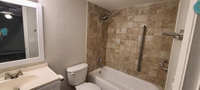 Building Photo - 914 N Lake Destiny Rd