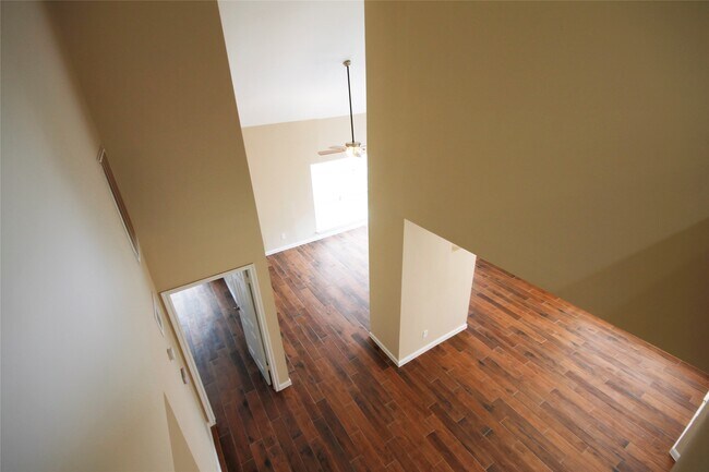 Building Photo - 11615 Glenwolde Dr