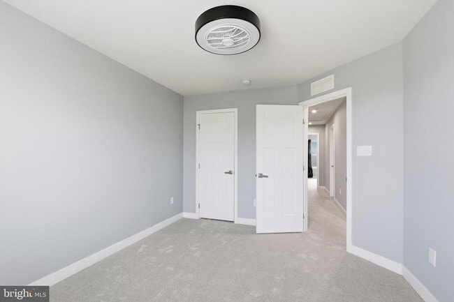 Building Photo - 529 Swansea Dr