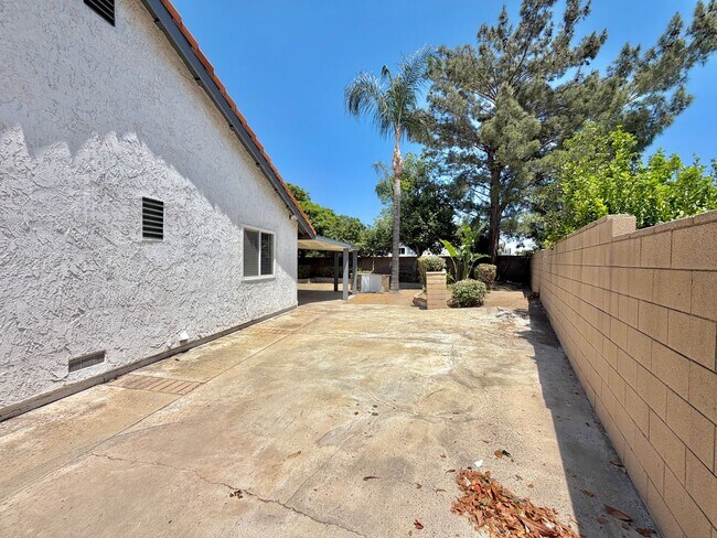 Building Photo - Spacious 4 Bedroom Home available In Alta Loma!