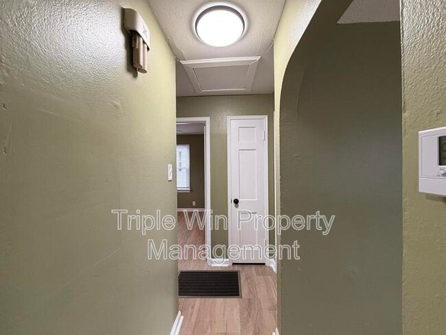 Building Photo - 8138 Blanchard Dr