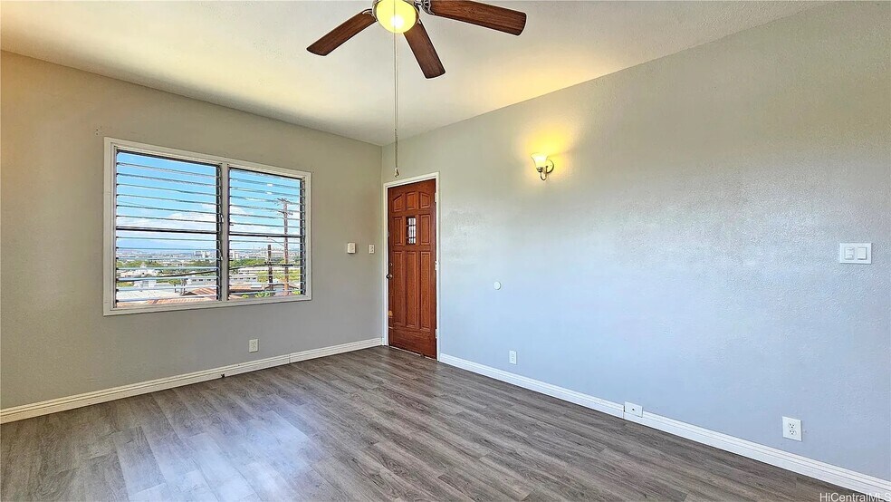 Building Photo - 1767 Puowaina Dr