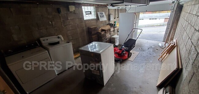 Building Photo - 5706-5708 Poketa Rd.