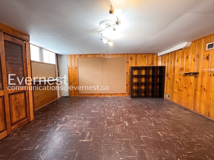 Building Photo - 1515 Tunlaw Rd