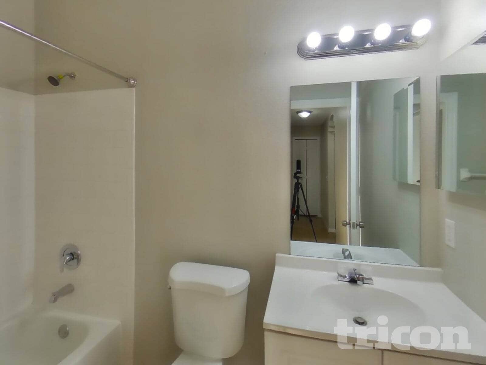 Building Photo - 8931 Southbay Dr