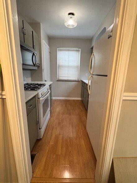 Kitchen - 1620 Joseph Ct