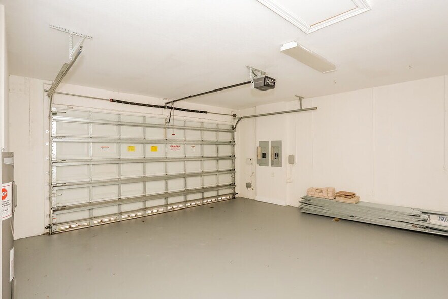 Building Photo - 5378 SW 183rd Ave