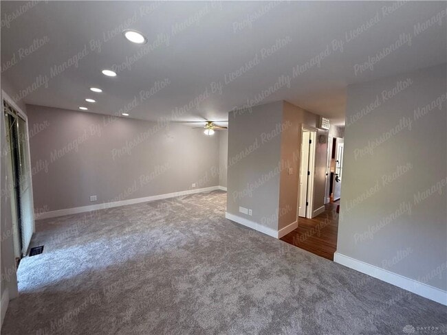 Building Photo - 2154 Willowgrove Ave