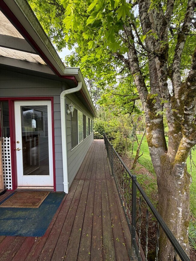 Building Photo - Rare 3-Acre 3BR Home in South Salem – Shops, Workspace & Greenhouses