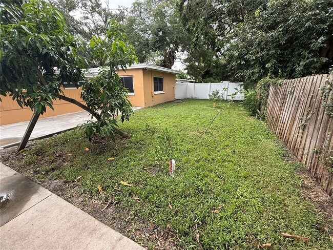 Building Photo - 4394 Pompano Dr SE