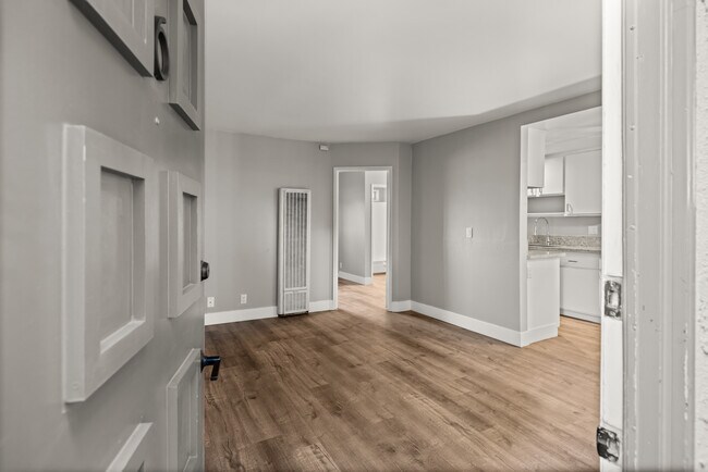 Building Photo - 10990 Del Norte St