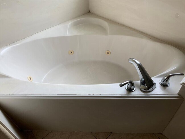 Building Photo - 14607 Heritage Dr