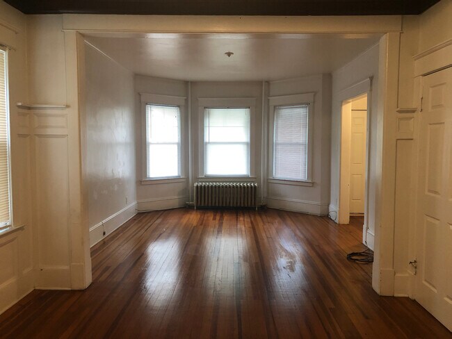 Building Photo - 811 Myrtle Ave