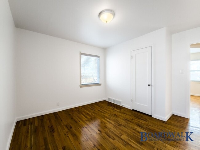 Building Photo - Spacious 4-Bed Home with Basement & Covered Patio