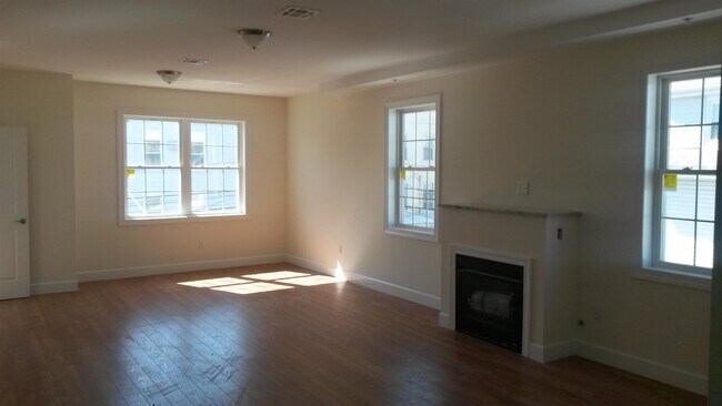 Building Photo - 110 39th St