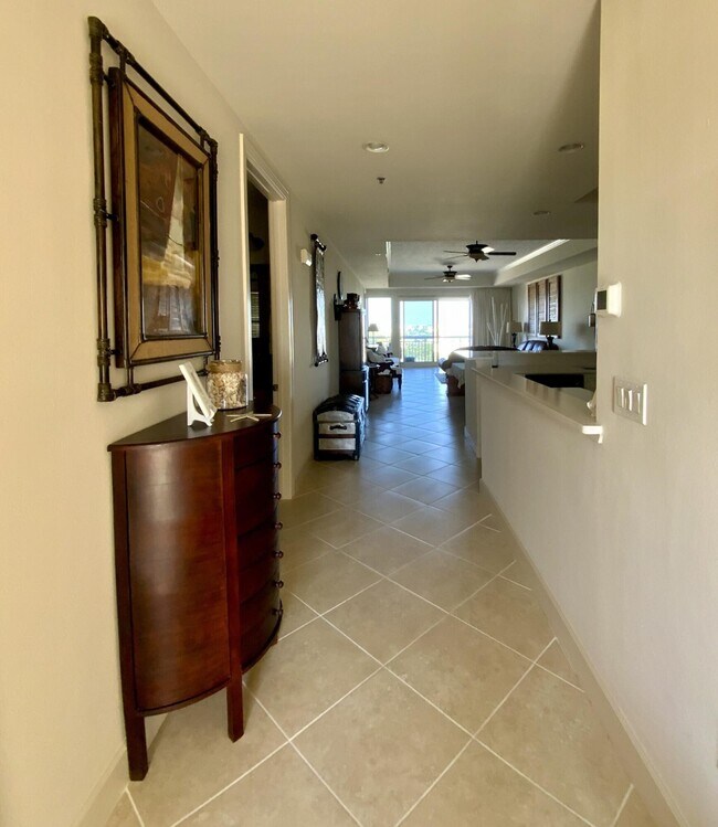 Building Photo - 725 Gulf Shore Dr