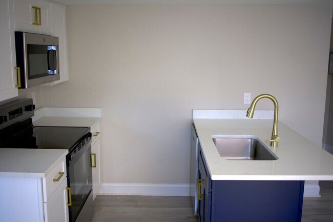 Building Photo - Spacious Clearwater Home with Modern Comforts with Private Backyard! 2bed | 1Bed