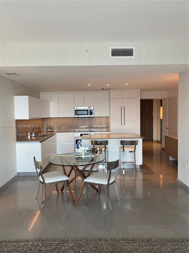 Building Photo - 88 SW 7th St