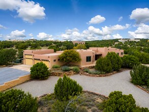 Building Photo - 61 Paseo Del Antilope