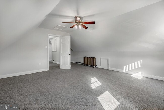 Building Photo - 1210 W Darby Rd