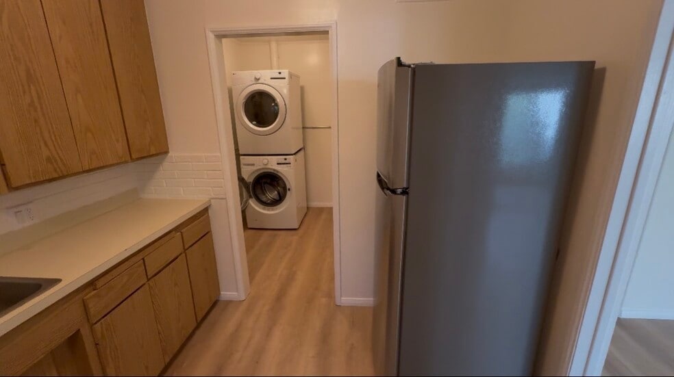 Building Photo - 1312 N Kenwood St