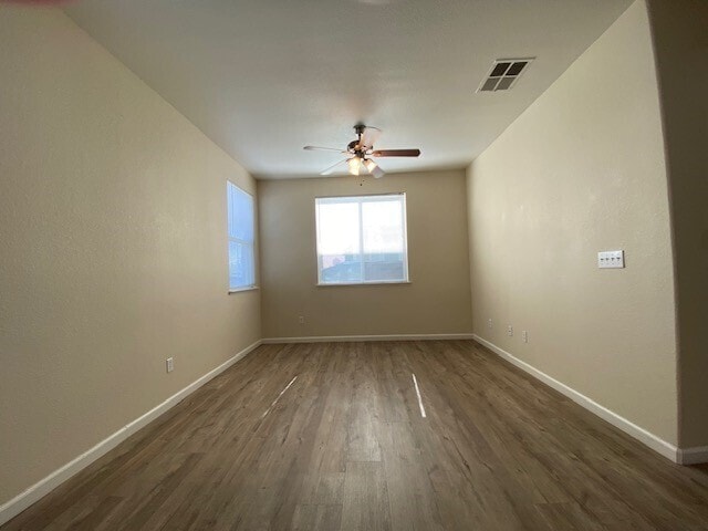 Building Photo - Charming 3-Bedroom, 2.5-Bath, 1,453 Sq. Ft...