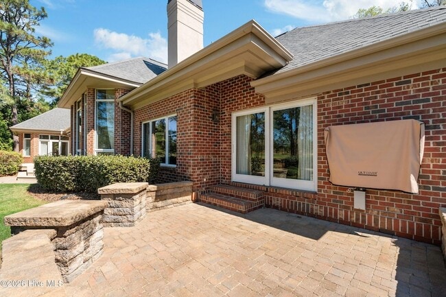 Building Photo - 50 Oak Meadow Rd