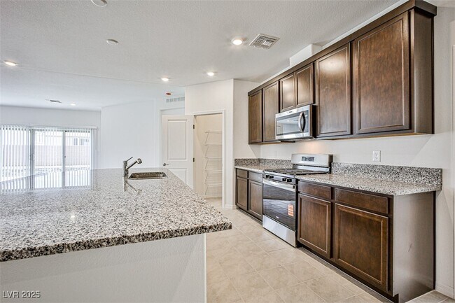Building Photo - 7428 Legacy Pt St