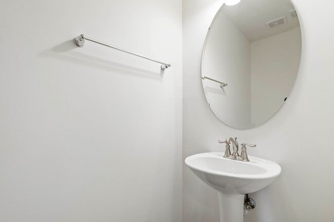 Building Photo - Charming 3BR Townhome in Brightleaf at the...
